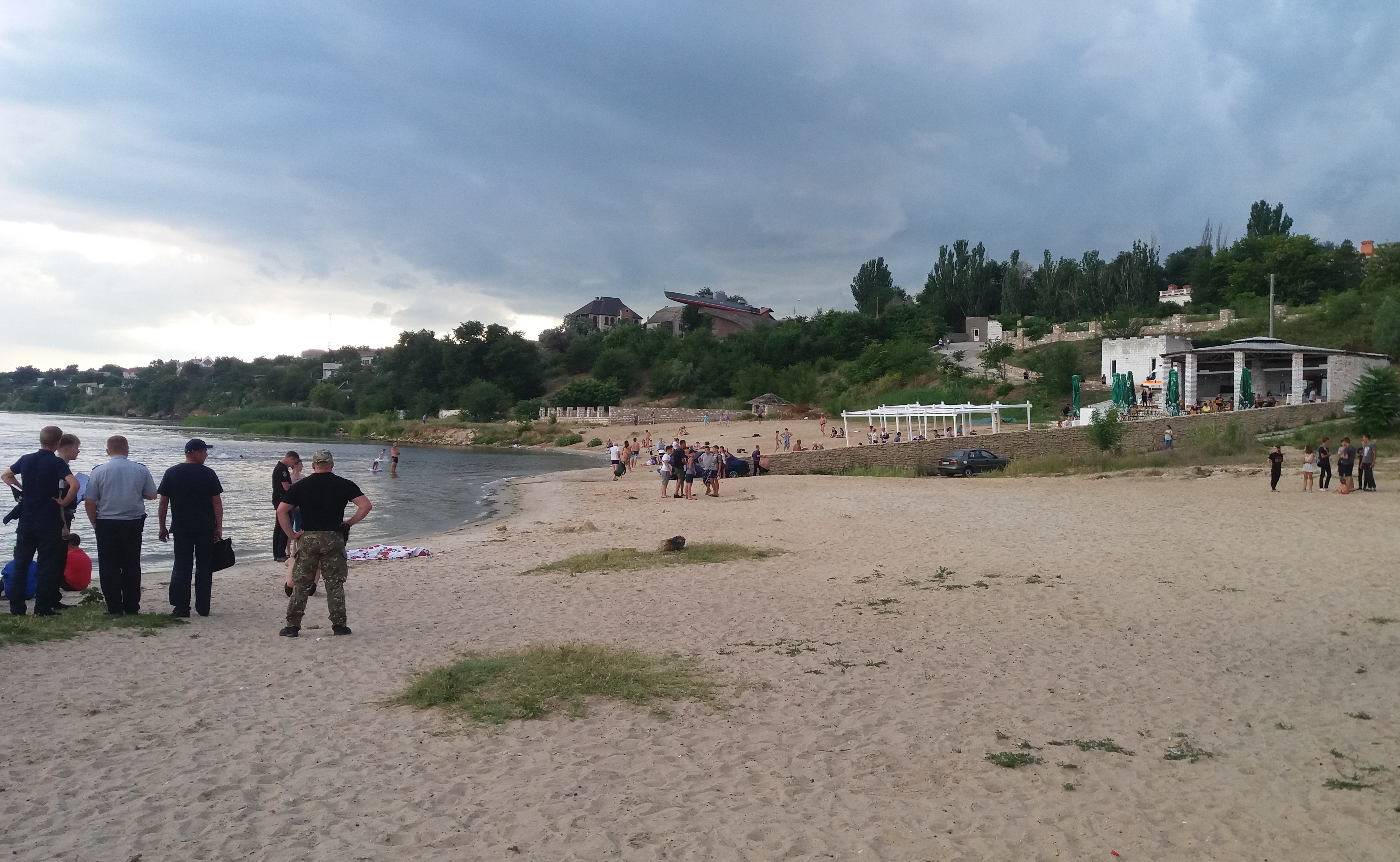 На забороненому для купання пляжі «Лілея» потонув 13-річний юнак 